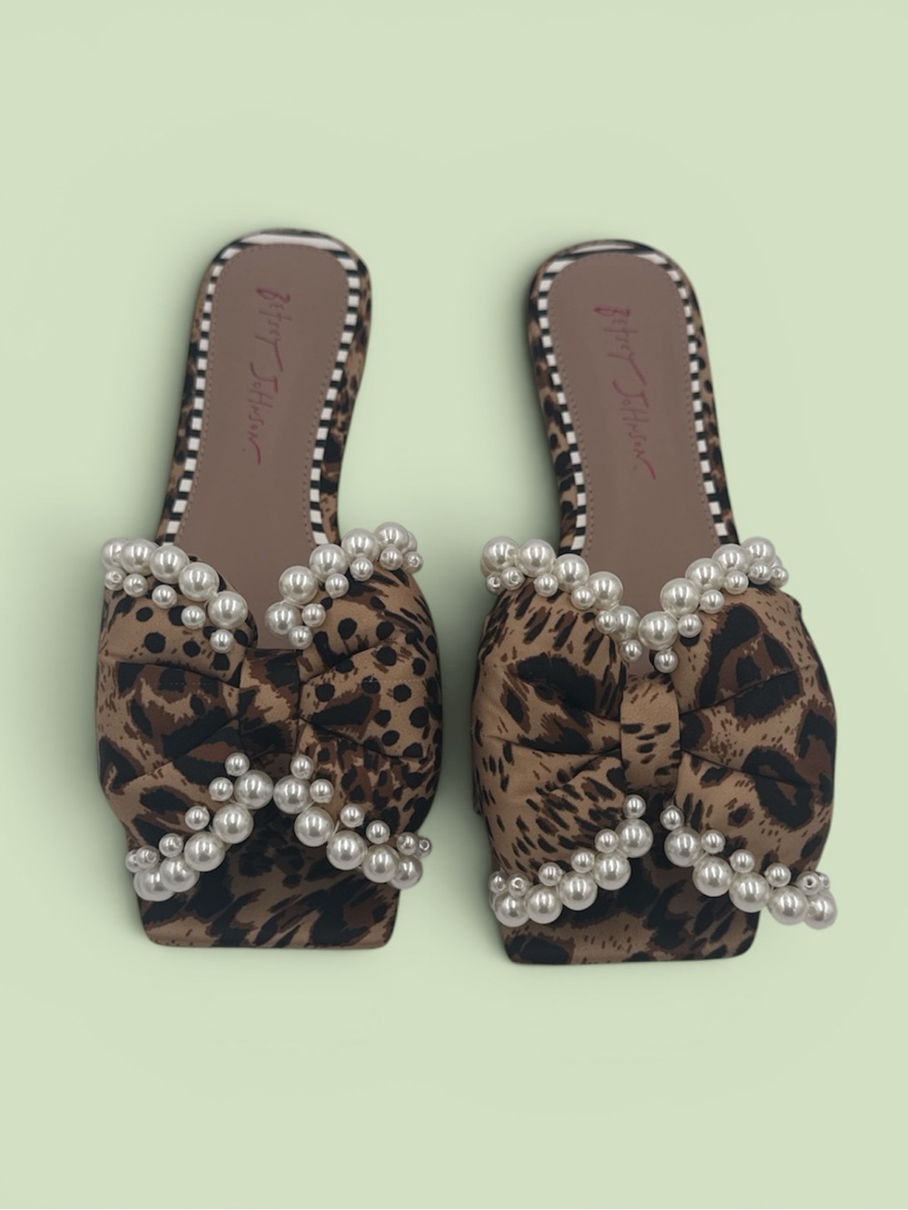 NWOT Betsey Johnson Leopard Print Pearl-Embellished Slide Flats - Picture 4 of 6